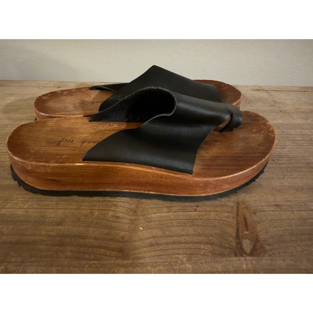 Free People Black Leather Wood Platform Slide Sandals Toe Loop Made in Spain - Picture 4 of 5